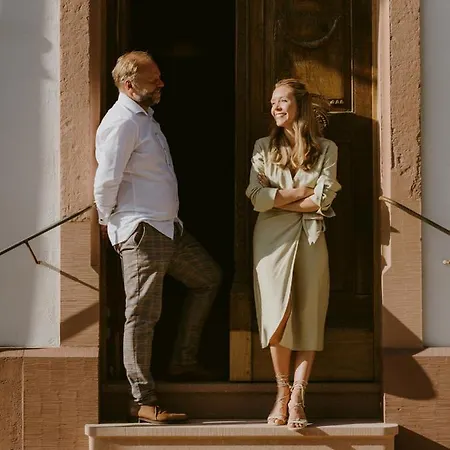 1280 Krone Отель