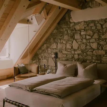 1280 Krone Hotel